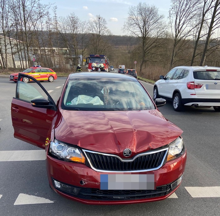 FW-EN: Mehrere Einsätze für die Feuerwehr! - Verkehrsunfall auf der Wittener Landstraße