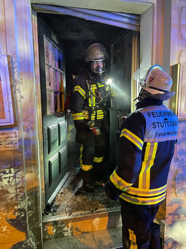 FW Stuttgart: Brand in Pizzeria in Stuttgart-Feuerbach