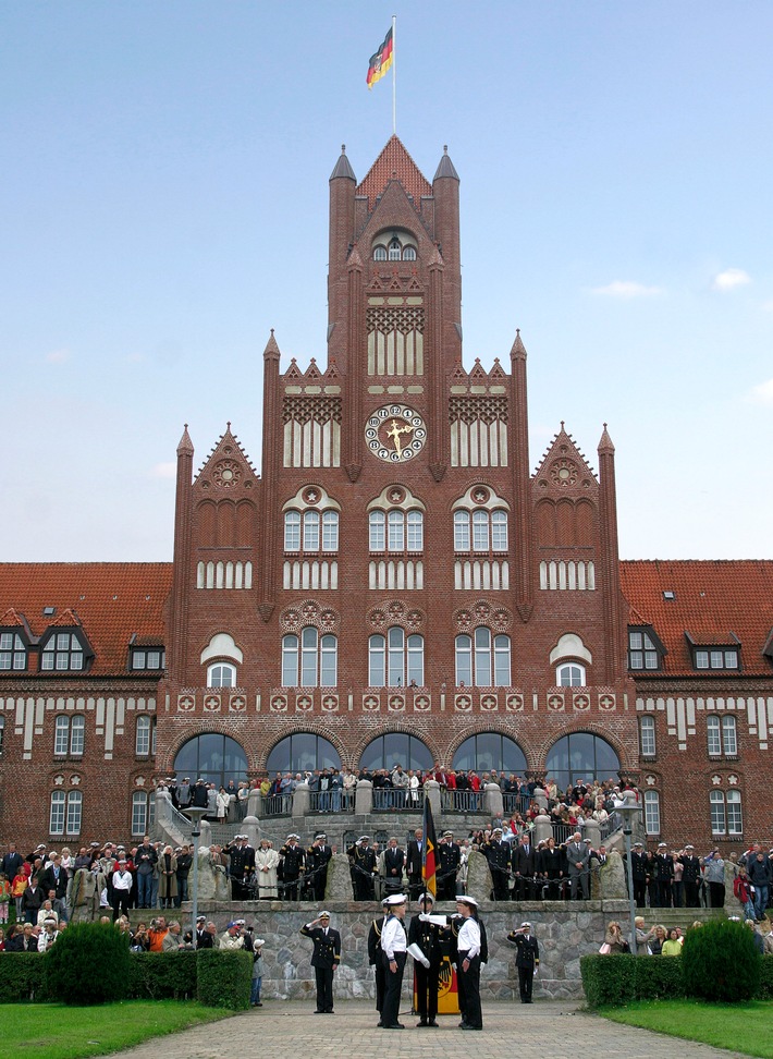 Ein großer Tag für die Kadetten - Vereidigung an der Marineschule Mürwik (mit Bild)