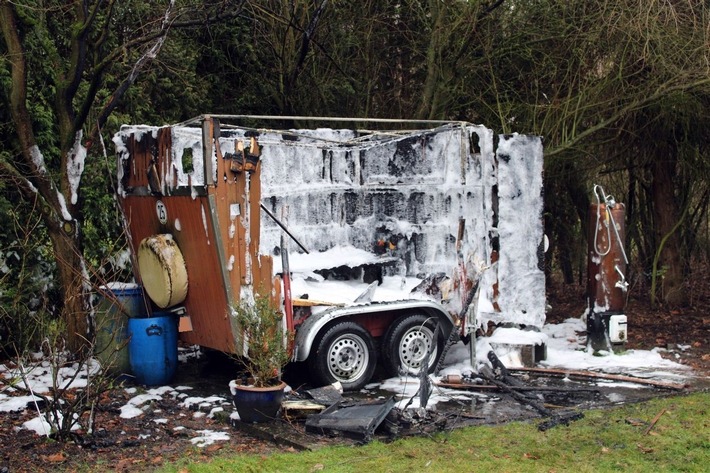 POL-MI: Wohnwagen gerät in Brand