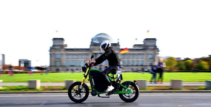 Motorradfahren mit Autoführerschein? eROCKIT erklärt neues Gesetz