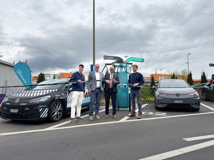 Electra eröffnet erste Autobahn-Schnellladestation der Schweiz – neuer Hub an der A4 zwischen Zürich und Zug