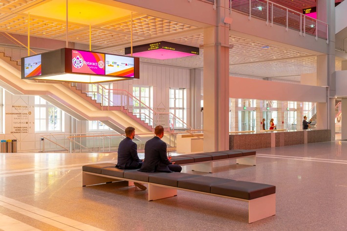 Stadthalle Karlsruhe nach umfassender Modernisierung zurück am Kongress- und Veranstaltungsmarkt