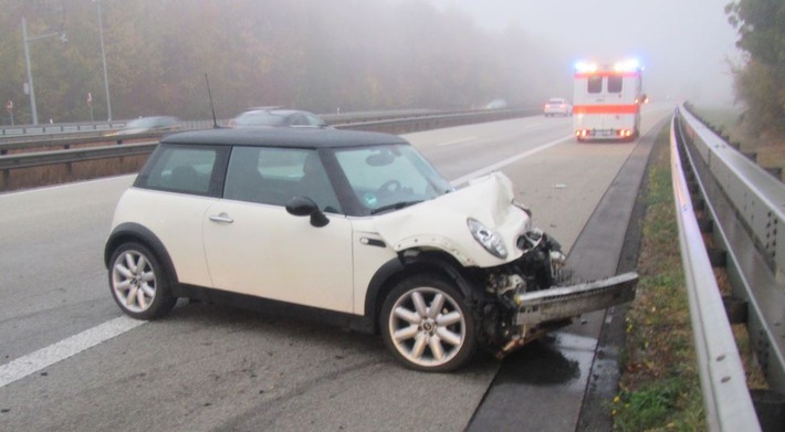 POL-VDMZ: Zahlreiche Verkehrsunfälle durch mangelnden Sicherheitsabstand - Gaffer filmt mit Handy