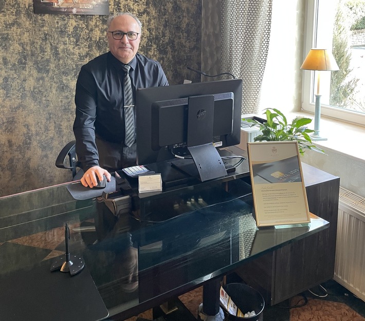 Privathotels Dr. Lohbeck: Asghar Araghinejad feiert Dienstjubiläum