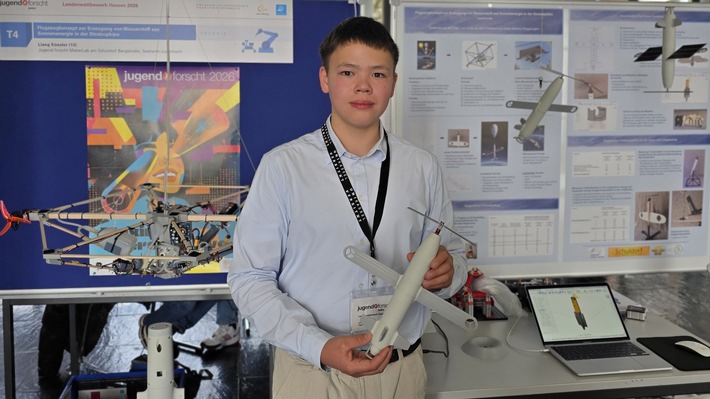 Hauptpreis bei "Jugend forscht junior" für das Flugzeugkonzept zur Wasserstofferzeugung