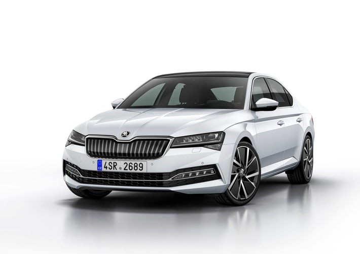 SUPERB iV: Erster SKODA Plug-in-Hybrid startet ab 41.590 Euro - Kombiversion ab 42.590 Euro (FOTO)