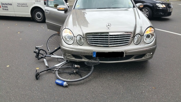 POL-PPKO: Radfahrer in Koblenz angefahren