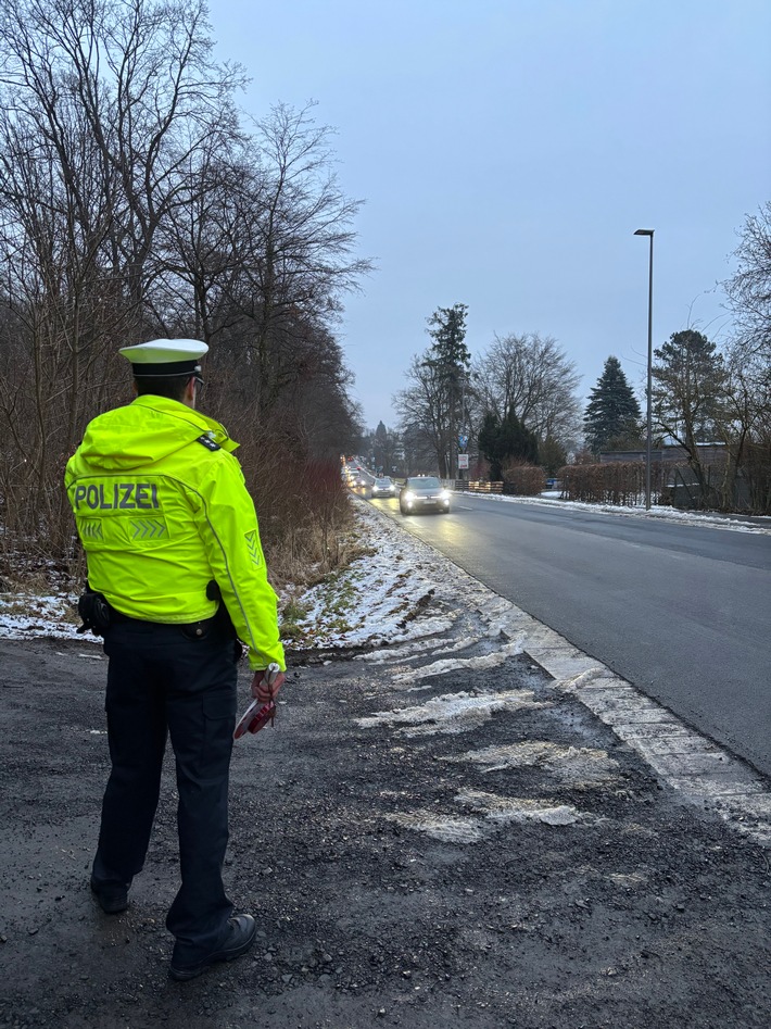 POL-KS: Verkehrskontrollen im Bereich von Schule in Rasenallee zur Steigerung der Verkehrssicherheit