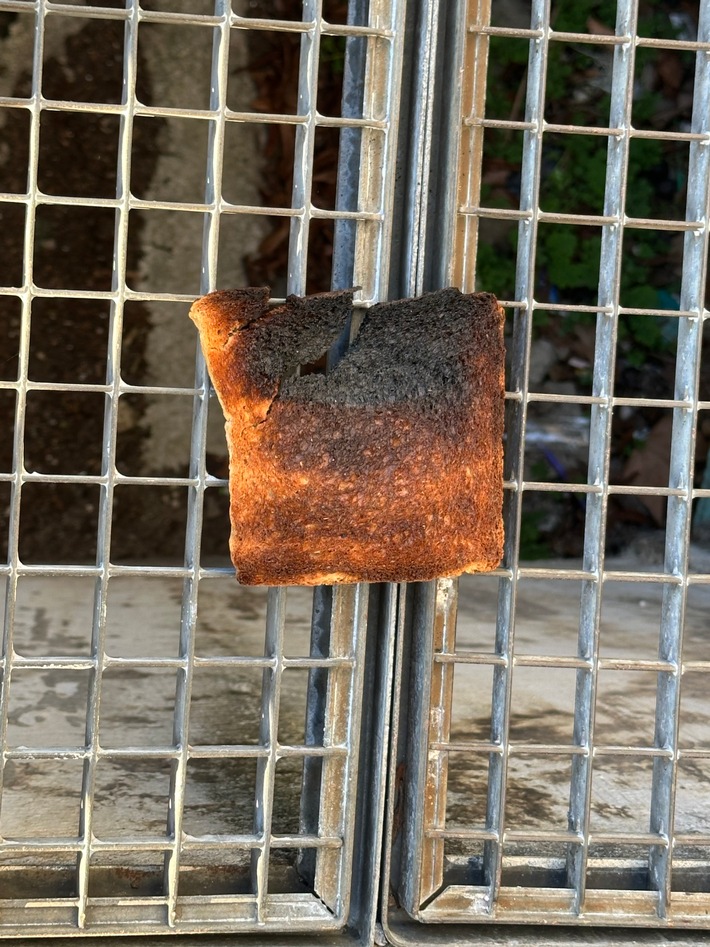 FW-EN: Ausgelöste Brandmeldeanlage durch Toast am Montagmorgen
