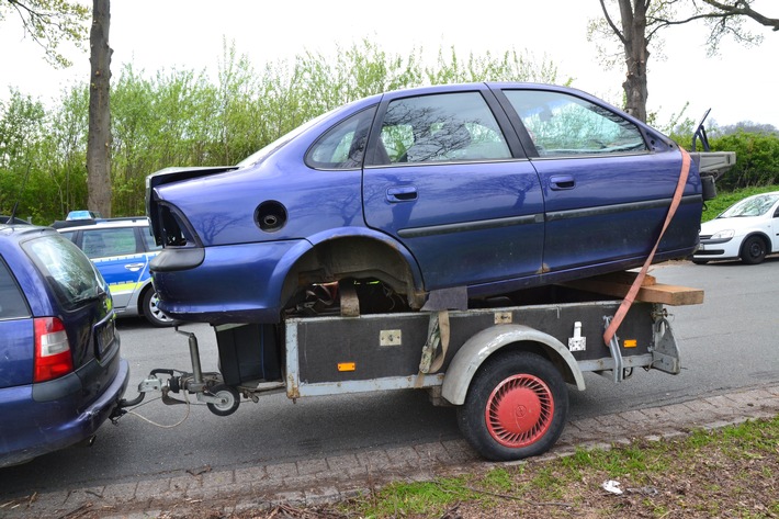 POL-NI: Abenteuerliches Gespann auf der B 65