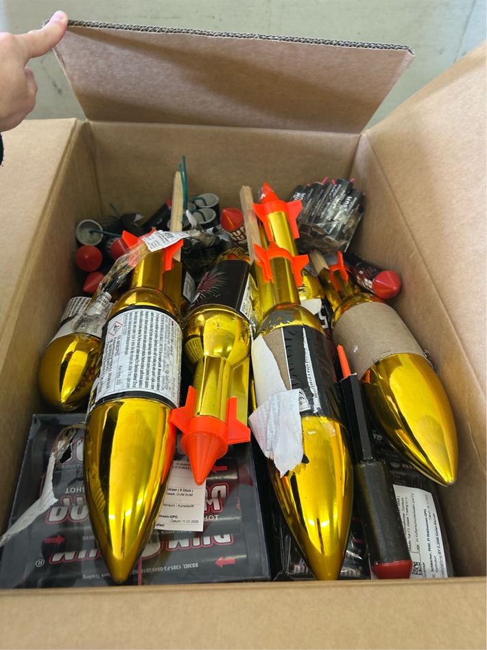 HZA-R: Zoll warnt vor gefährlichem Feuerwerk aus dem Ausland