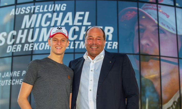 Langjährige Verbundenheit der DVAG mit Familie Schumacher: 
Mick Schumacher und Deutsche Vermögensberatung freuen sich über sensationellen Formel-3-Erfolg