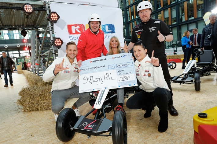 24 Stunden, 21 Kettcars und 1 Weltrekordversuch - FitLine unterstützt bei der 24-Stunden-Kettcar-Challenge mit Joey Kelly den 22. RTL-Spendenmarathon
