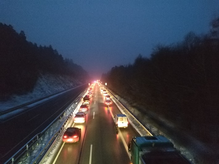 POL-PPTR: Lob von der Polizei für die Einhaltung der Rettungsgasse