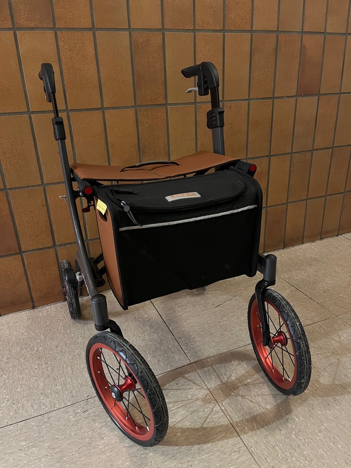 POL-SO: Rollator versehentlich in Taxi mitgenommen - Besitzerin gesucht