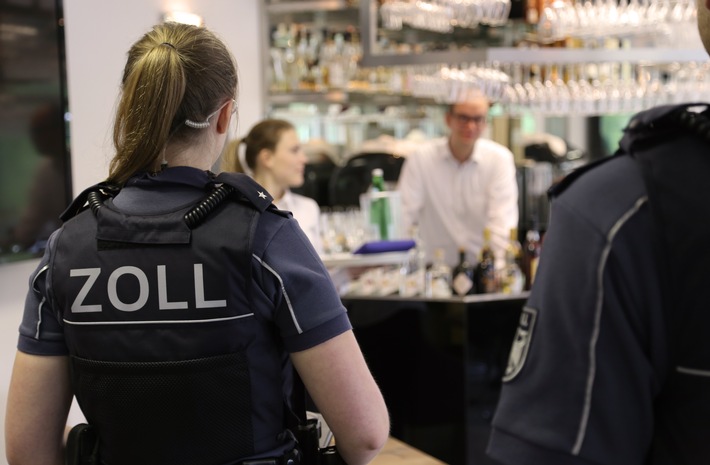 HZA-BS: Bundesweite Schwerpunktprüfung gegen Schwarzarbeit / Zoll führt Prüfungen im Hotel und Gaststättengewerbe durch