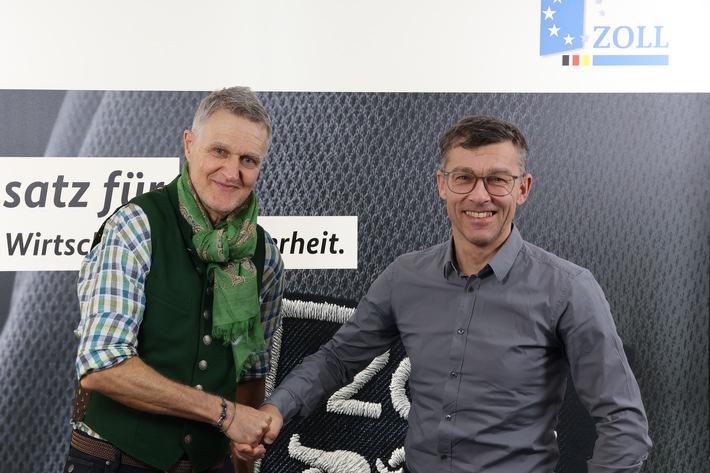 HZA-RO: Abschied beim Hauptzollamt Rosenheim / Leiter Reinhard Mayr geht in den Ruhestand