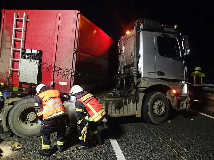 POL-VDMZ: A61 wegen Verkehrsunfällen gesperrt