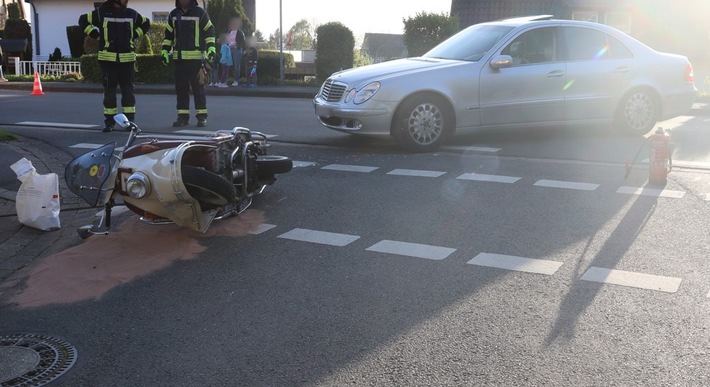 POL-HF: Kollision beim Vorbeifahren- Motorroller stürzt