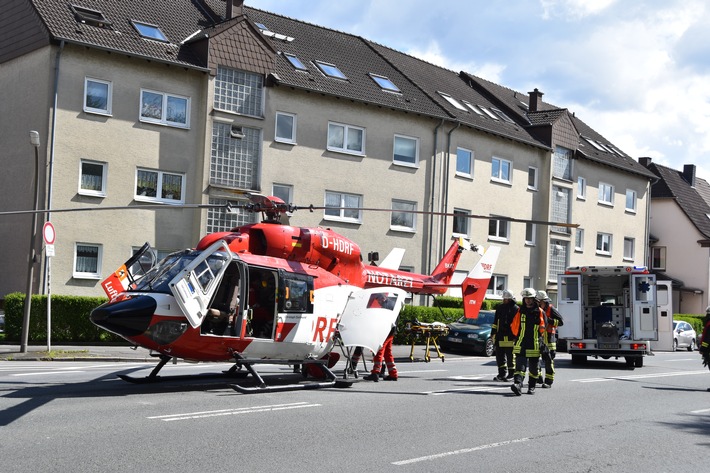 FW-DO: 17.04.2017 - Lütgendortmund - Rettungshubschrauber landet auf Provinzialstraße