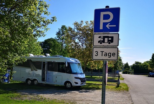 Wohnmobil-Urlaub: Mit dem ADAC Stellplatzführer den perfekten Platz finden