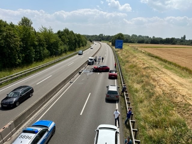 POL-PDLD: Verkehrsunfall auf der A 65 bei Kandel / Vollsperrung der Autobahn