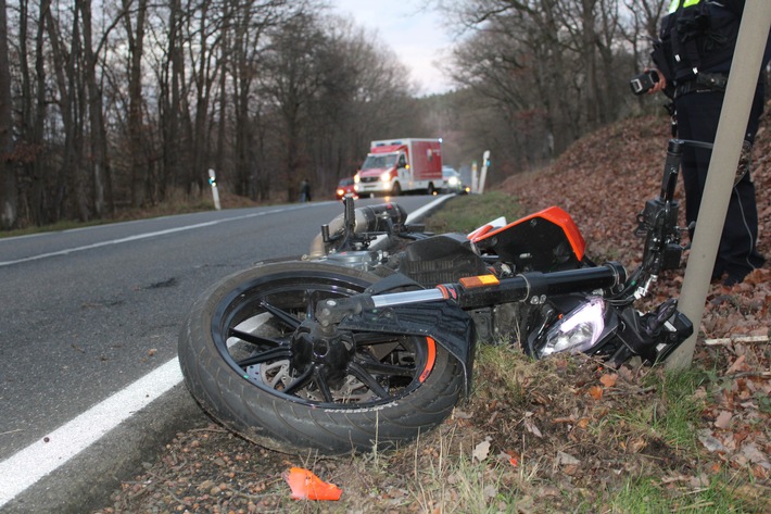 POL-DN: Motorradfahrer nach Wildunfall schwer verletzt