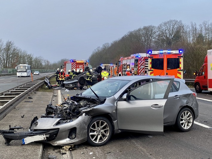 FW-MK: Verkehrsunfall mit vier Verletzen auf der Autobahn