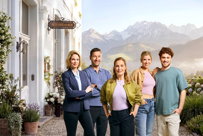 Neue Ärzte in den Alpen: Am Montag, 29. Juni, eröffnet SAT.1 "Die Landarztpraxis - Team Sonnenhof"