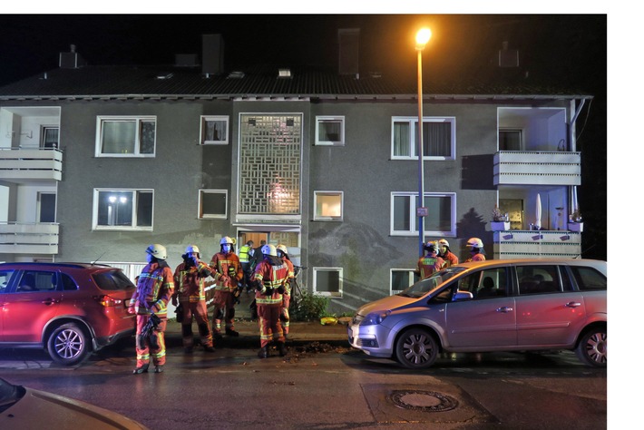 POL-ME: Aufmerksamer Nachbar rettet schwer verletzten 58-Jährigen aus brennender Wohnung - Velbert - 2011059