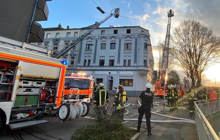 POL-HA: Brand in der Bachstraße - Verkehr durch Sperrung beeinträchtigt