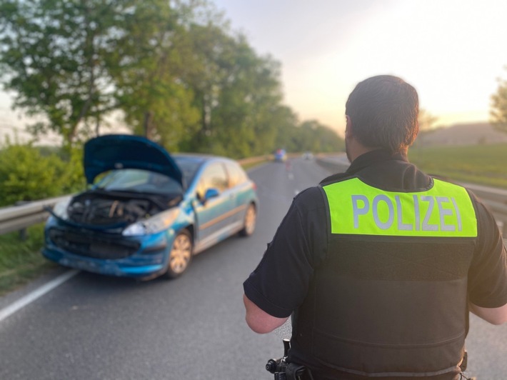 POL-HM: Entziehung der Fahrerlaubnis nach einem Verkehrsunfall auf der B 217