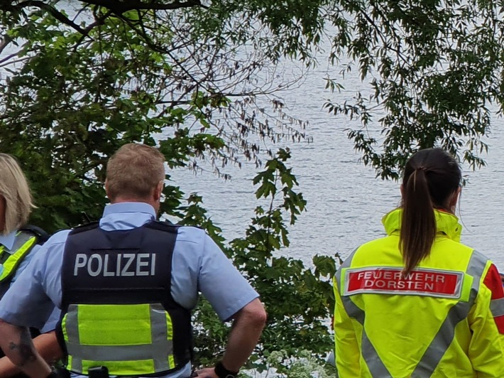 FW-Dorsten: Person Wasserrettung Blauer See