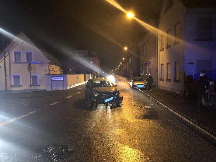 POL-PDWO: Verkehrsunfall unter Alkoholeinfluss und ohne Führerschein mit anschließender Flucht zu Fuß