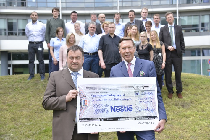 Extraschicht für Flutopfer - Nestlé Mitarbeiter erarbeiten 250.000 Euro Direkthilfe (BILD)