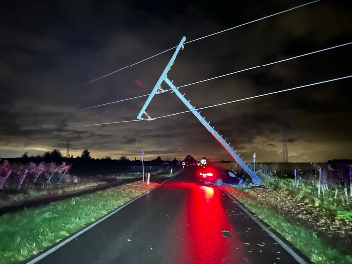 POL-PDNW: Neustadt an der Weinstraße - K 9 (zwischen L 516 und B 39) - Verkehrsunfall unter Alkoholeinfluss Strommast beschädigt, K9 vorübergehend gesperrt