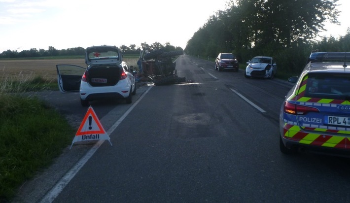 POL-PDWO: Verkehrsunfall mit schwerverletztem Traktorfahrer