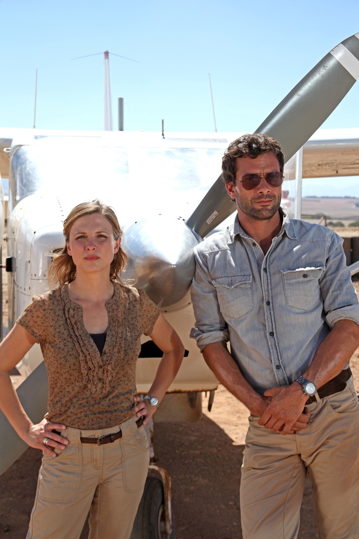 "Johanna und der Buschpilot" eröffnet neue ZDF-"Herzkino"-Saison /  Zwei Filme über Liebe und Abenteuer in Afrika (BILD)