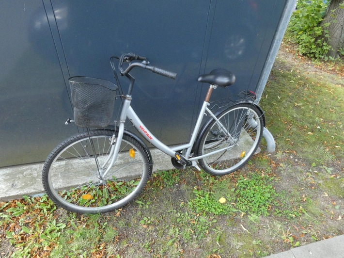 POL-SE: Barmstedt / Sachbeschädigungen an Fahrrädern - Polizei sucht Zeugen