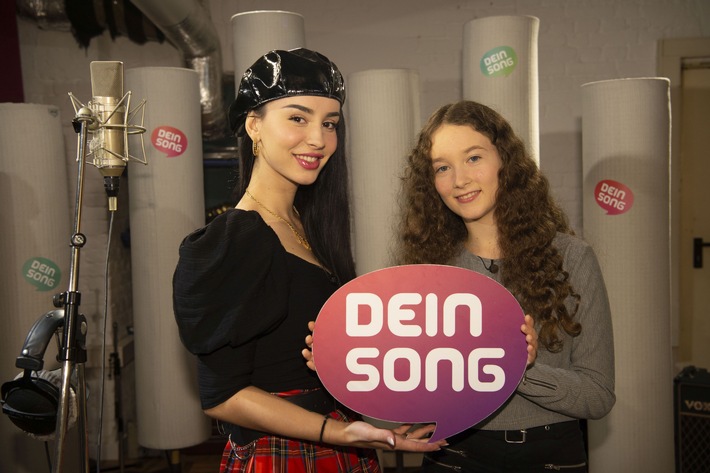 "Dein Song - Das Finale 2020" aus Erfurt: Emmie Lee (14) aus Düsseldorf ist "Songwriterin des Jahres" / Song "I' m Gonna Stay" überzeugt die KiKA-Zuschauer*innen 