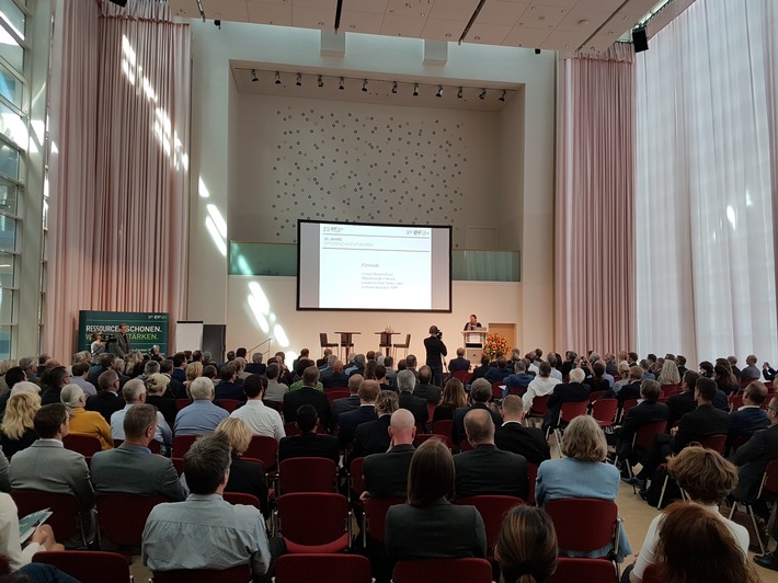 Pressemitteilung: Effizienz-Agentur NRW feiert 20-jähriges Bestehen in Essen - NRW-Umweltministerin Ursula Heinen-Esser gratuliert