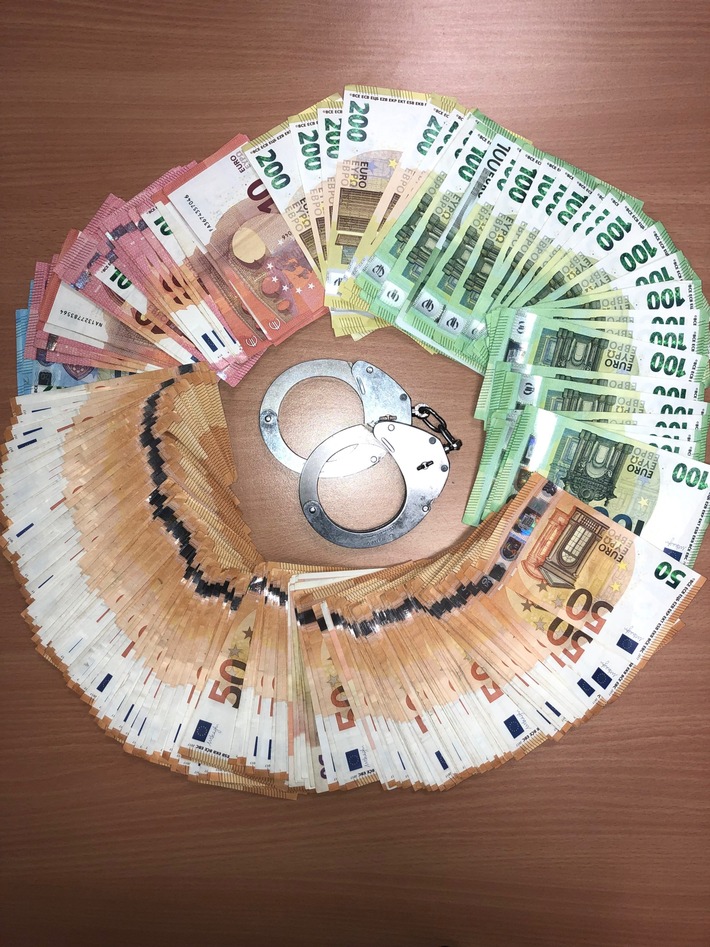 POL-HA: Illegales Glücksspiel aufgeflogen - Über 13.000 Euro sichergestellt