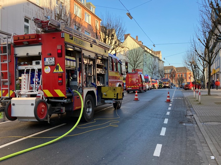 FW-EN: Rauchmelder und aufmerksame Nachbarn verhindern Schlimmeres