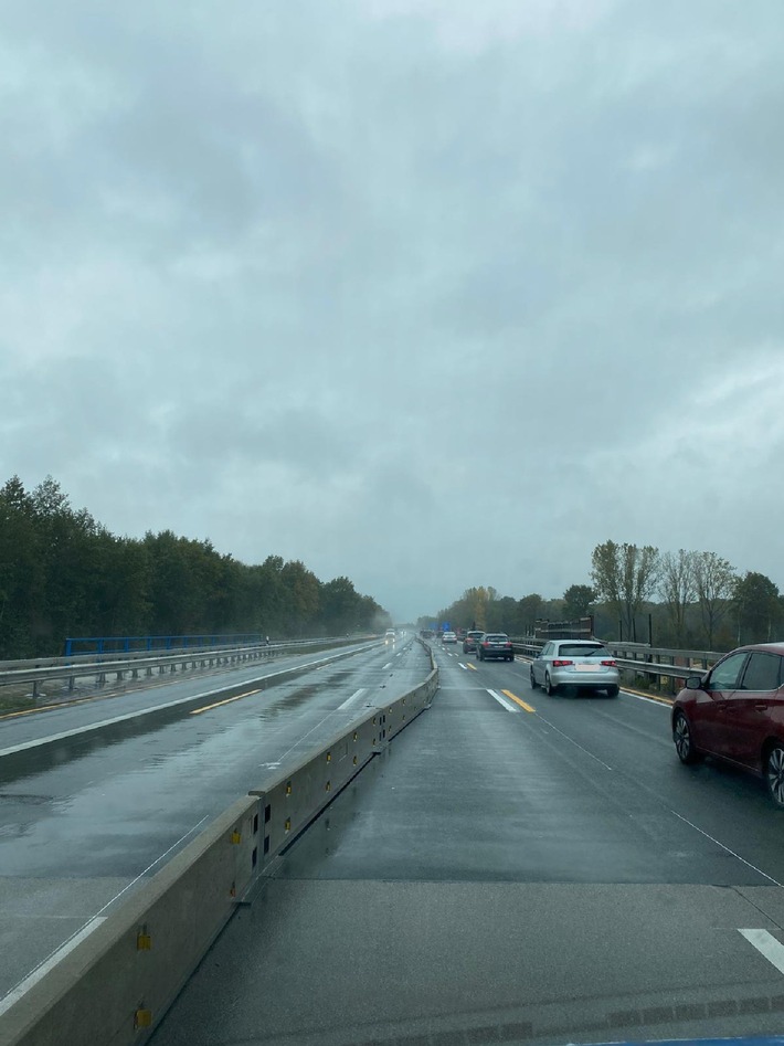 POL-DEL: PK BAB Ahlhorn: A1 zwischen AS Vechta und Holdorf - Mehrere Verkehrsunfälle mit hohem Schaden und zwei verletzten Personen ++Verursacher entfernen sich++ Zeugen und Beteiligte gesucht