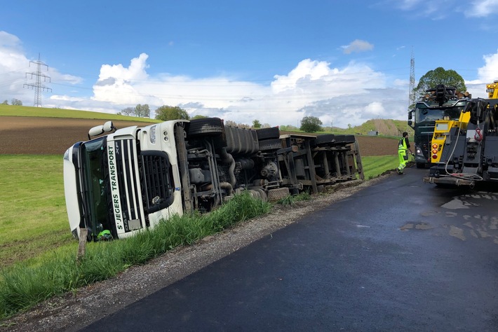 POL-GM: 190521-360: L307 nach LKW-Unfall für etwa eine Stunde gesperrt