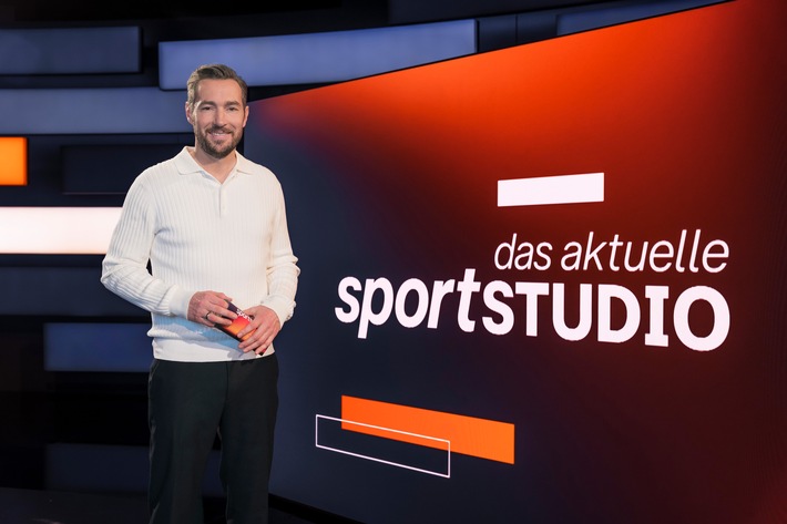 Robin Gosens zu Gast im &quot;aktuellen sportstudio&quot; des ZDF / Max Eberl Interviewgast nach dem Bundesliga-Klassiker am Samstagabend