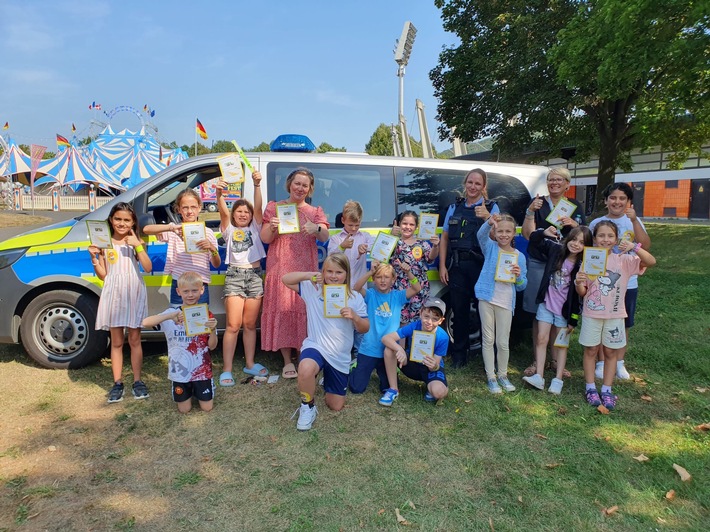 POL-KS: "Blitz for Kids" in Baunatal: Kinder mussten leider viele gelbe Karten verteilen