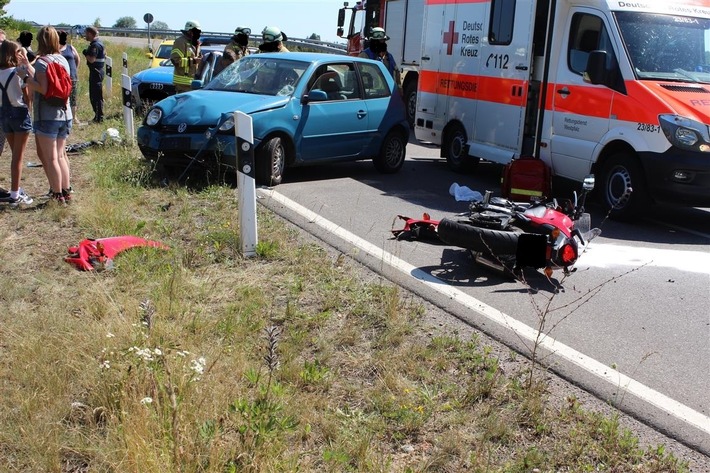 POL-PDKL: Verkehrsunfall mit schwerverletztem Motorradfahrer