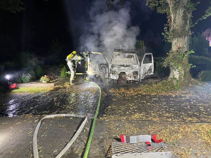 FW-EN: Fahrzeugbrand und 3 weitere Einsätze bisher am Wochenende für die Freiwillige Feuerwehr Wetter (Ruhr)
